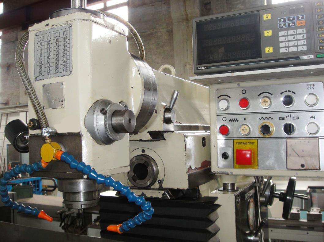 Фото універсального фрезерного верстата FN-40